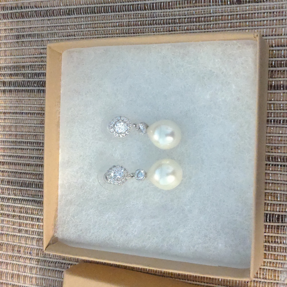 Stunning Pearl Bridal Formal Earrings 😍